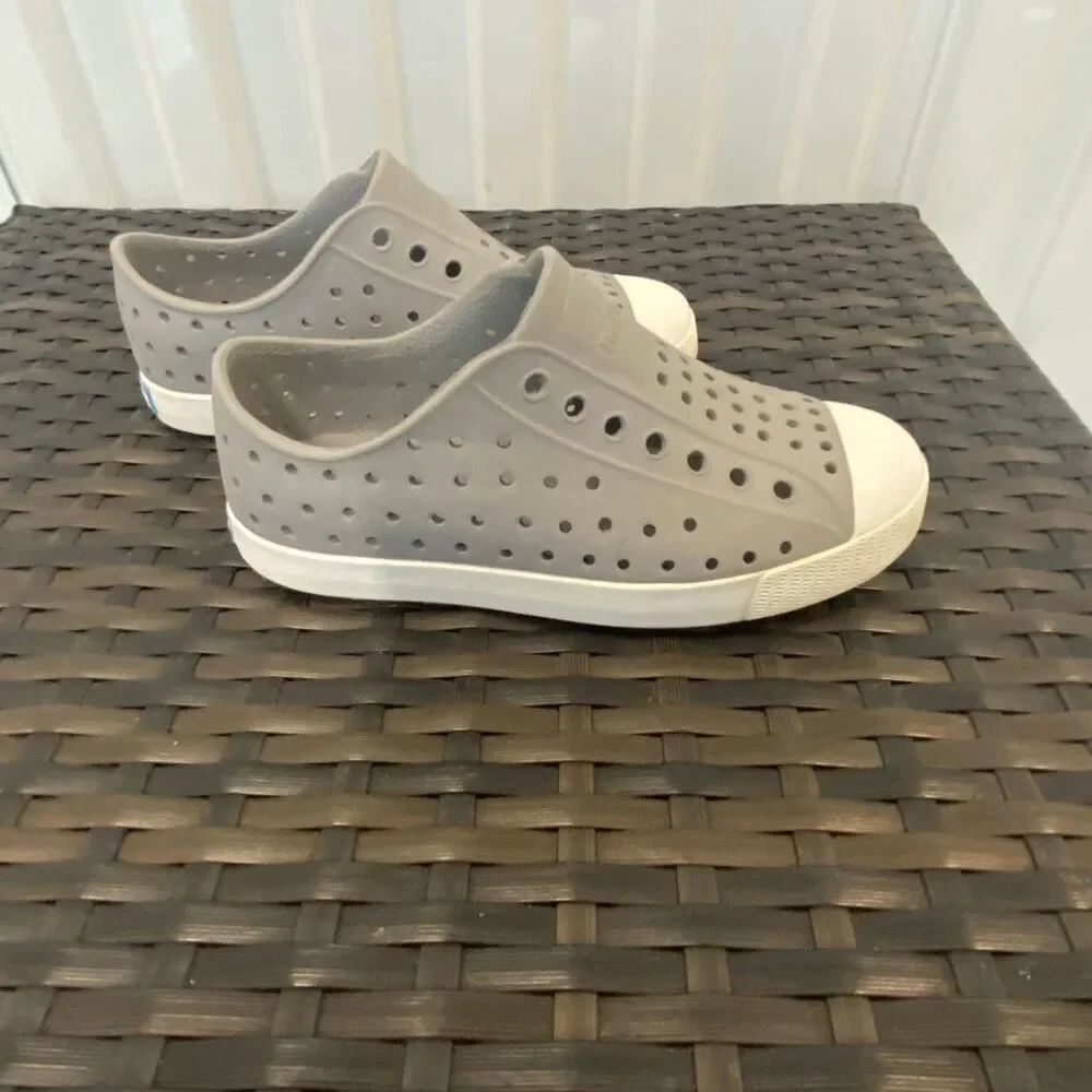 Native  Jefferson shoes, children’s size 13